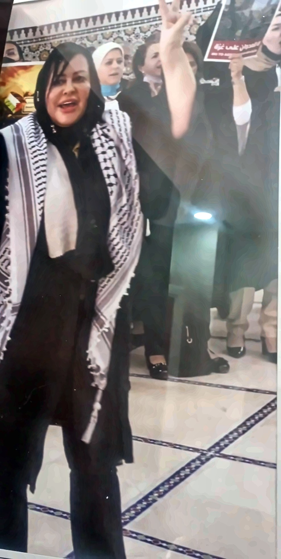 ذة. سعاد الأزرق — مشاركة في وقفة تضامنية للمحاميات والمحامين